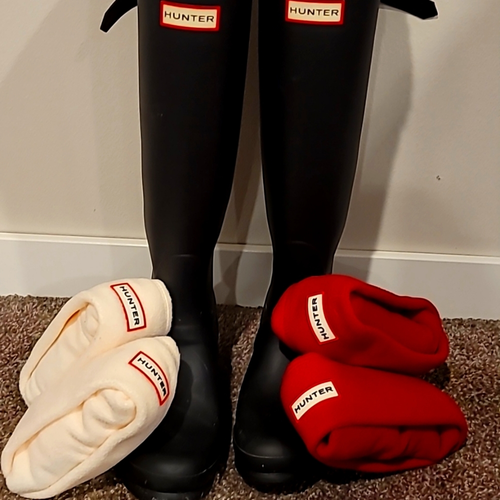 Hunter Boots Size 9 with 3 pairs of boot socks